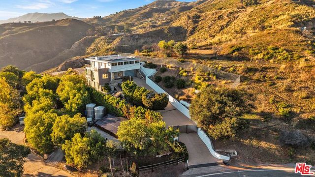 2915 Tuna Canyon Road, Topanga, CA 90290