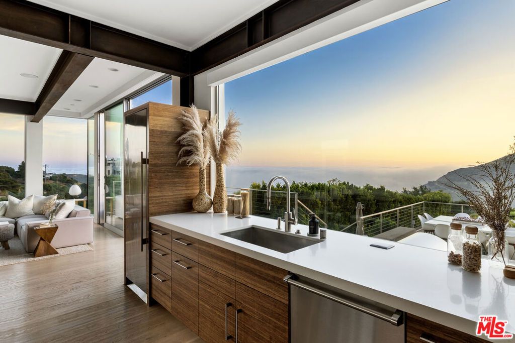 2915 Tuna Canyon Road, Topanga, CA 90290