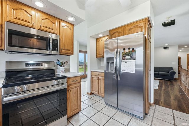 11505 E 850 N, Kendallville, IN 46755