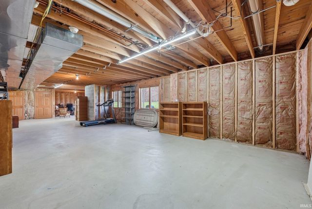11505 E 850 N, Kendallville, IN 46755
