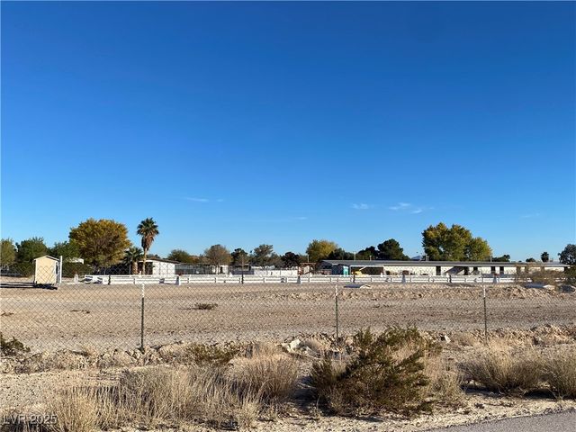 2 Acres Horse & Torrey Pines, Las Vegas, NV 89131