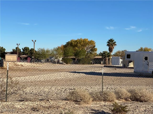 2 Acres Horse & Torrey Pines, Las Vegas, NV 89131