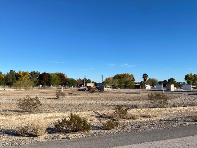 2 Acres Horse & Torrey Pines, Las Vegas, NV 89131