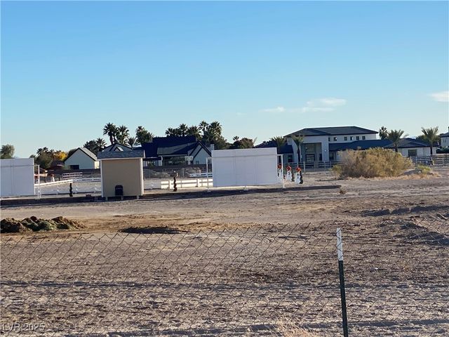 2 Acres Horse & Torrey Pines, Las Vegas, NV 89131