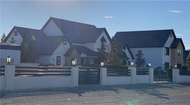 2 Acres Horse & Torrey Pines, Las Vegas, NV 89131