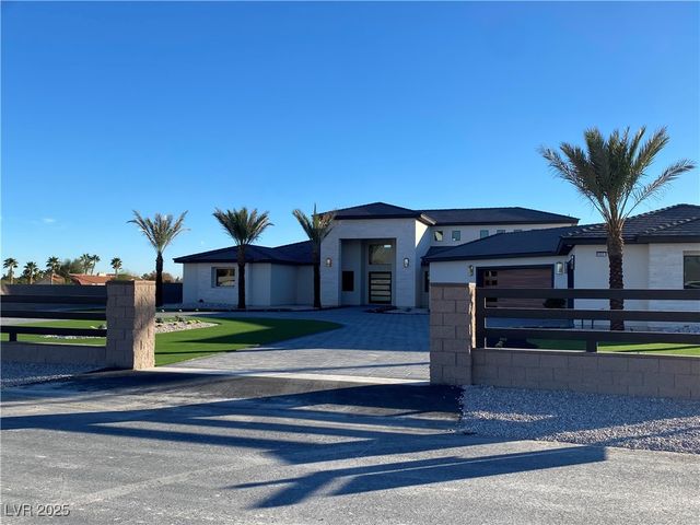 2 Acres Horse & Torrey Pines, Las Vegas, NV 89131