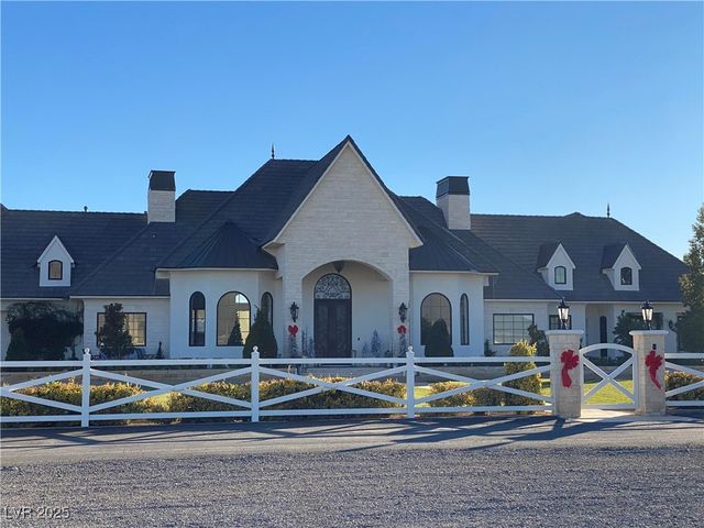 2 Acres Horse & Torrey Pines, Las Vegas, NV 89131