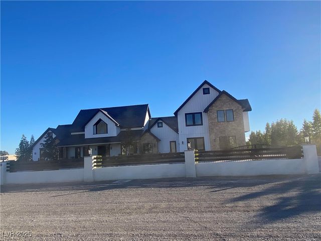 2 Acres Horse & Torrey Pines, Las Vegas, NV 89131