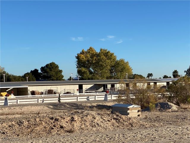 2 Acres Horse & Torrey Pines, Las Vegas, NV 89131