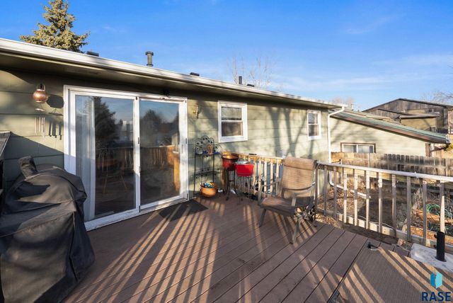 4517 S S Plains Dr Drive, Sioux Falls, SD 57106