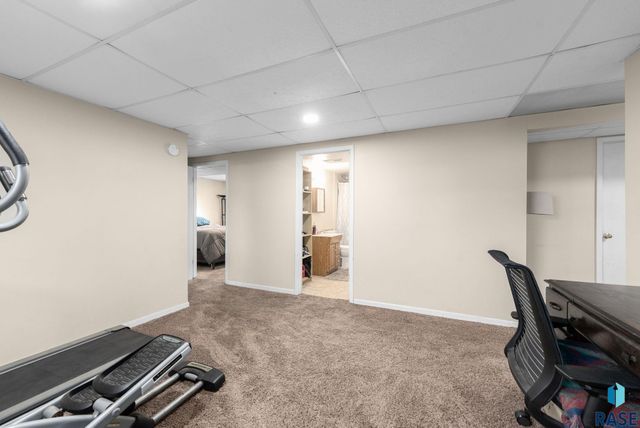 4517 S S Plains Dr Drive, Sioux Falls, SD 57106