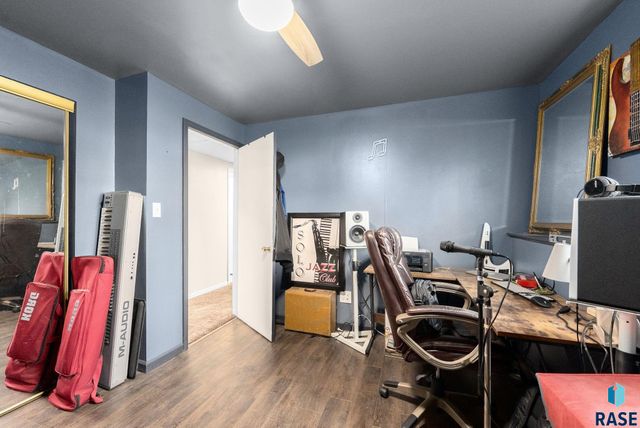 4517 S S Plains Dr Drive, Sioux Falls, SD 57106