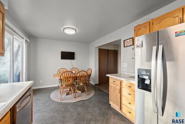 4517 S S Plains Dr Drive, Sioux Falls, SD 57106