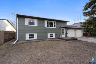 4517 S S Plains Dr Drive, Sioux Falls, SD 57106