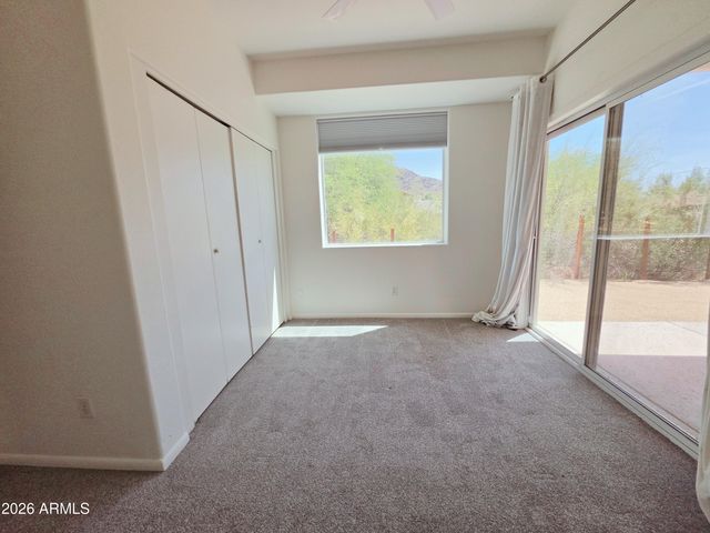933 W MERCER Lane, Phoenix, AZ 85029