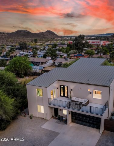 933 W MERCER Lane, Phoenix, AZ 85029