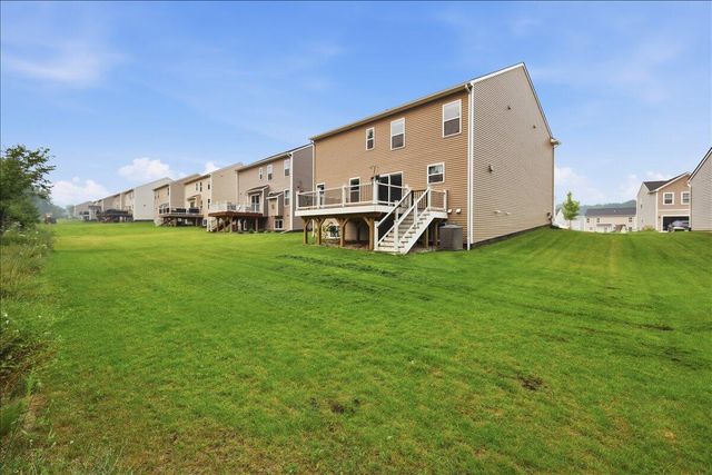 247 Sandhill Court, White Lake, MI 48386