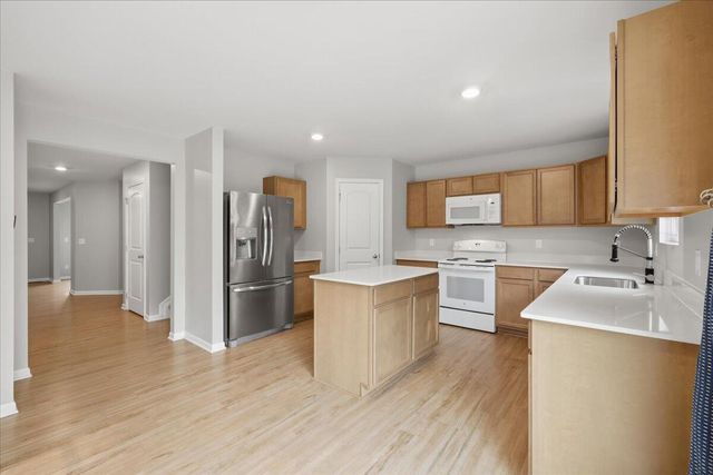 247 Sandhill Court, White Lake, MI 48386