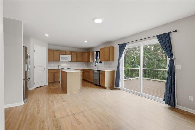 247 Sandhill Court, White Lake, MI 48386