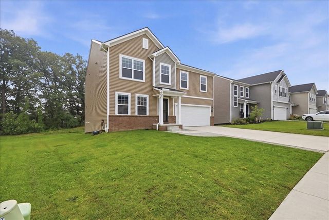 247 Sandhill Court, White Lake, MI 48386