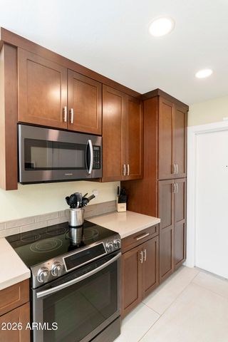 26613 S EASTLAKE Drive, Sun Lakes, AZ 85248