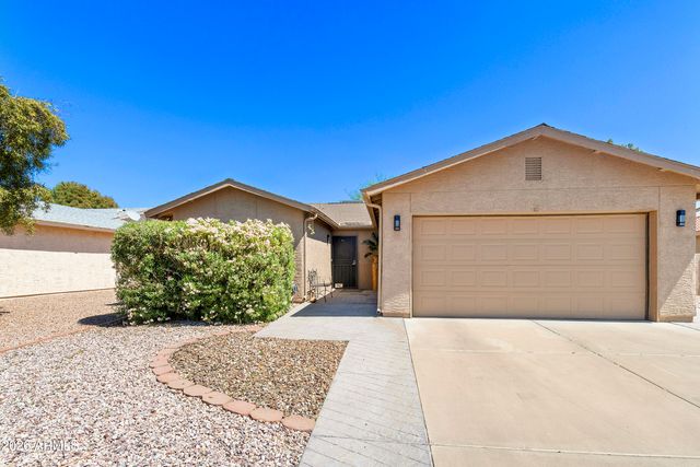 26613 S EASTLAKE Drive, Sun Lakes, AZ 85248