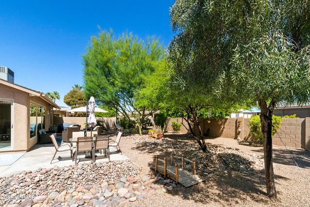 26613 S EASTLAKE Drive, Sun Lakes, AZ 85248