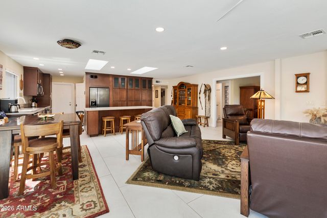 26613 S EASTLAKE Drive, Sun Lakes, AZ 85248