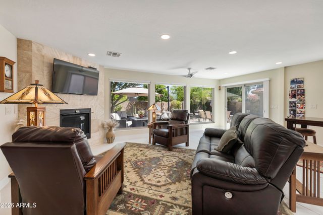 26613 S EASTLAKE Drive, Sun Lakes, AZ 85248