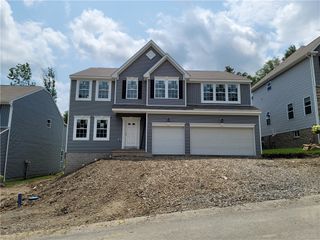 180 Victoria Dr, Moon/crescent Twp, PA 15108