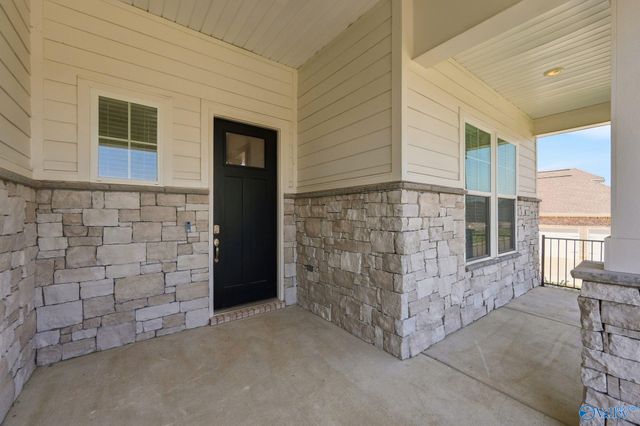 326 Merrydale Drive, Huntsville, AL 35811