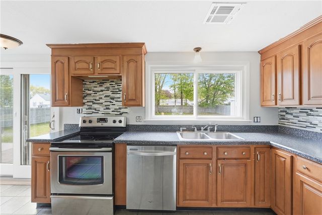 99 Potomac Road, Warwick, RI 02888