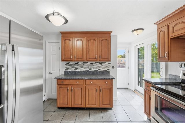 99 Potomac Road, Warwick, RI 02888