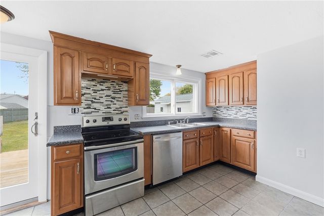 99 Potomac Road, Warwick, RI 02888