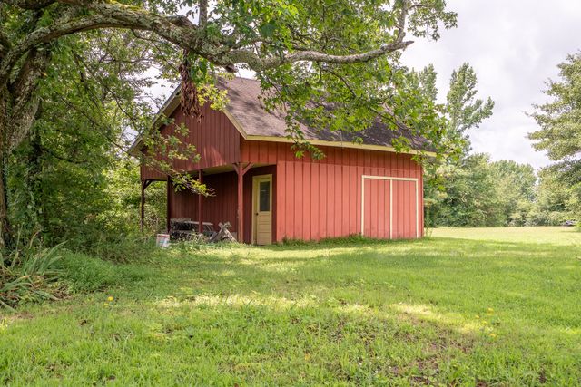 228 Campbellsville Pike, Ethridge, TN 38456