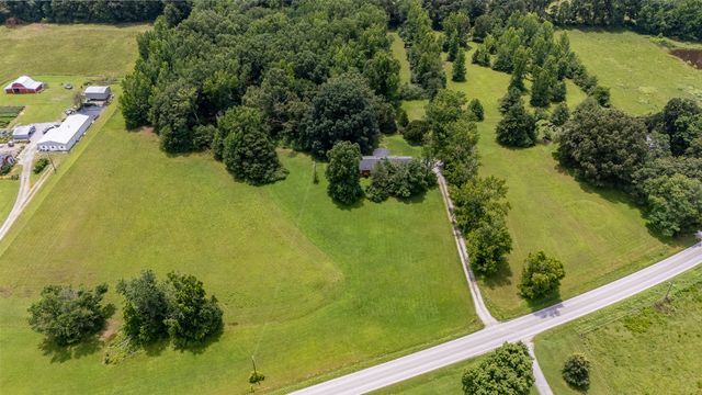 228 Campbellsville Pike, Ethridge, TN 38456