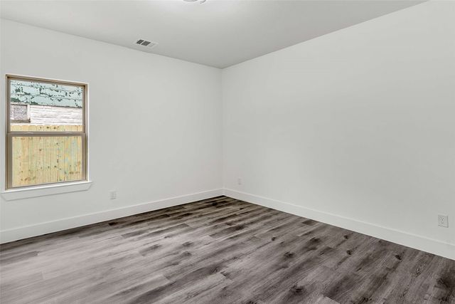 2827 Fernwood Avenue, Dallas, TX 75216