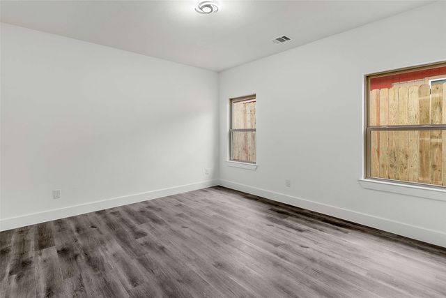 2827 Fernwood Avenue, Dallas, TX 75216