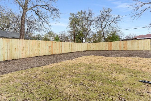 2827 Fernwood Avenue, Dallas, TX 75216