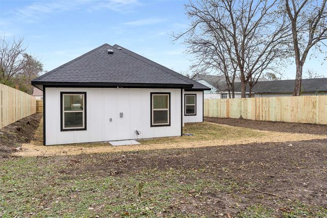 2827 Fernwood Avenue, Dallas, TX 75216