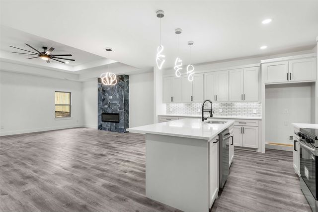 2827 Fernwood Avenue, Dallas, TX 75216