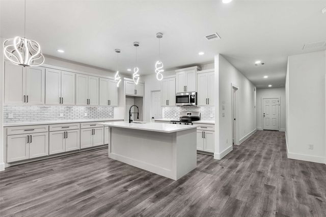 2827 Fernwood Avenue, Dallas, TX 75216