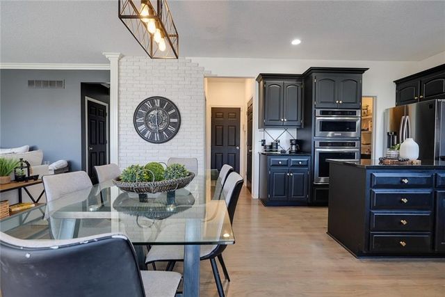 1124 Aspen Drive, Liberty, MO 64068