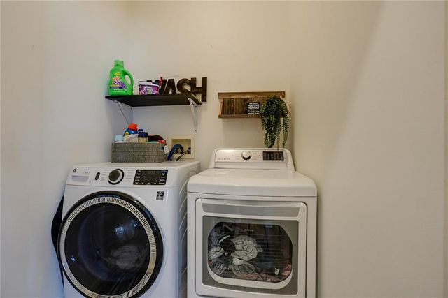 1124 Aspen Drive, Liberty, MO 64068