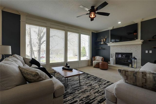 1124 Aspen Drive, Liberty, MO 64068