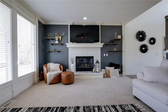 1124 Aspen Drive, Liberty, MO 64068