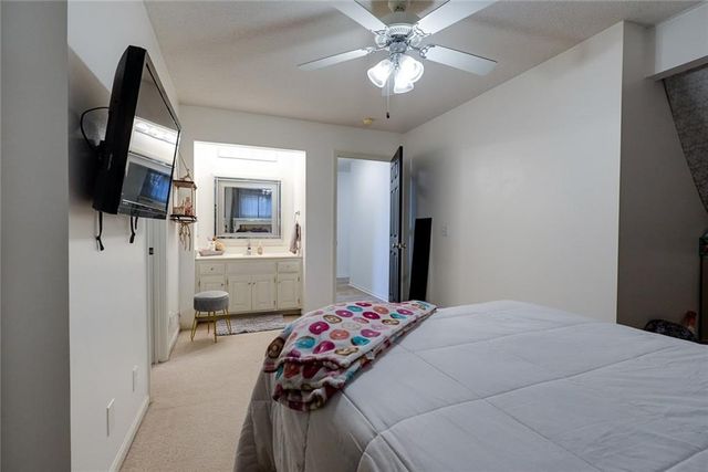 1124 Aspen Drive, Liberty, MO 64068