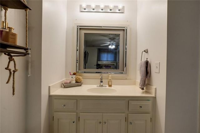 1124 Aspen Drive, Liberty, MO 64068