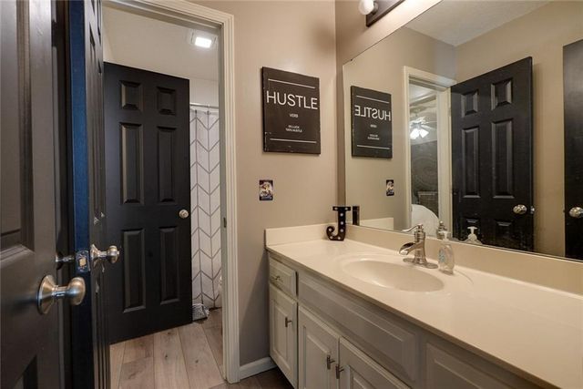 1124 Aspen Drive, Liberty, MO 64068