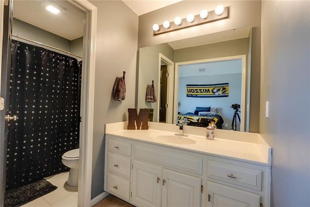 1124 Aspen Drive, Liberty, MO 64068